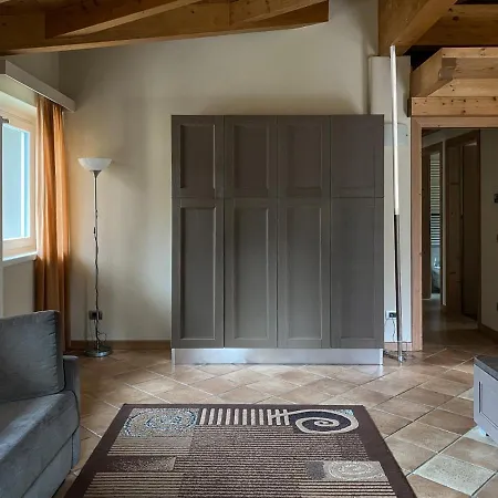 Mansarda Casa Bezzi Ponte Di Legno
