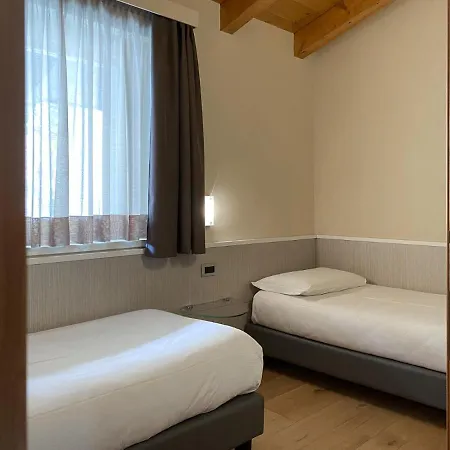 Appartement Mansarda Casa Bezzi Ponte Di Legno